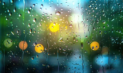 雨后模糊玻璃小雨水滴朦胧窗景背景