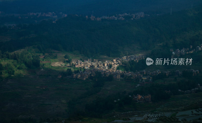 云南村庄、炊烟袅袅、田园风光、绿色风景