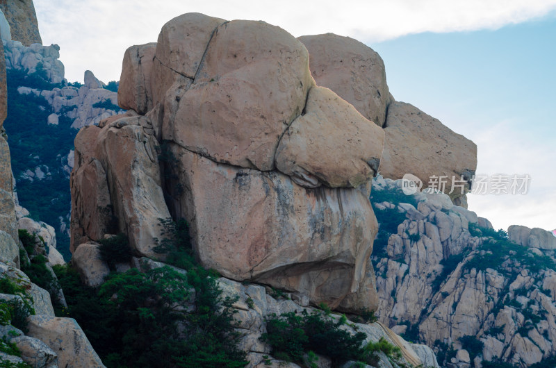 青岛崂山的巨石