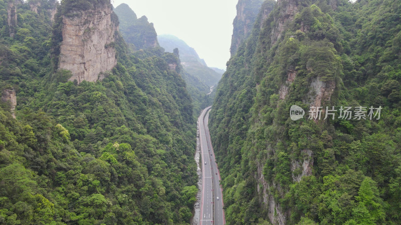 航拍湖南张家界百丈峡唯美公路