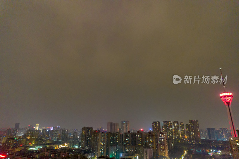四川成都夜景天府熊猫塔航拍摄影图