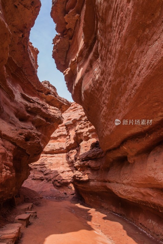 中国内蒙古丹霞地貌梦幻峡谷