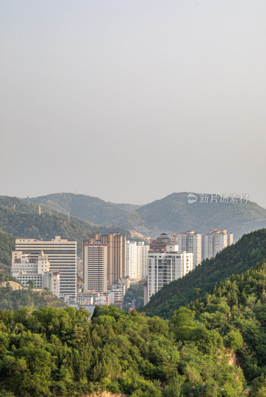 陕西延安凤凰山黄昏景观