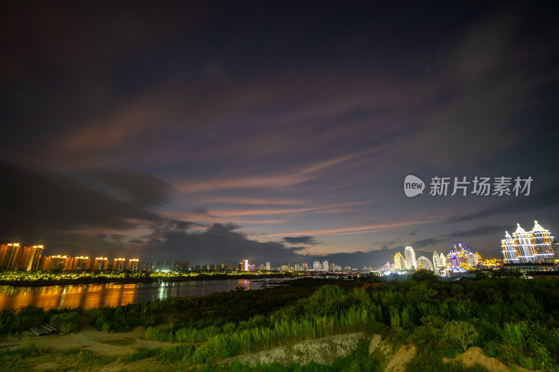 西双版纳城市夜景与流云晚霞