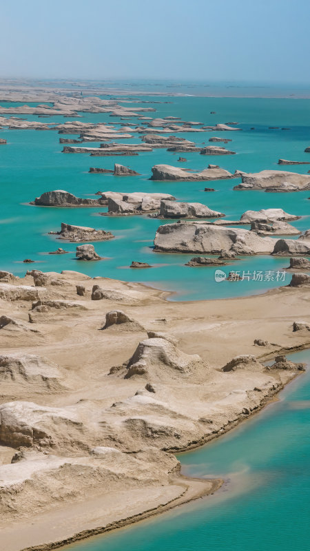 青海海西州乌素特水上雅丹奇异地貌高空航拍