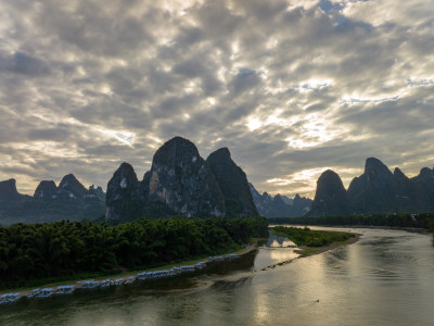 桂林山水 阳朔漓江 20元背景