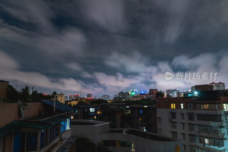 夜晚长时间曝光城市风光