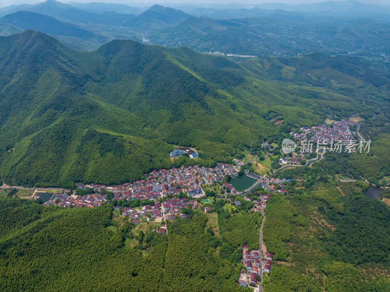 夏季白天航拍常州溧阳天目山南山竹海景区