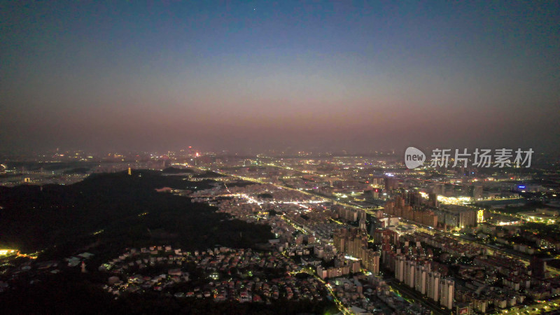 广东江门城市夜幕降临航拍图