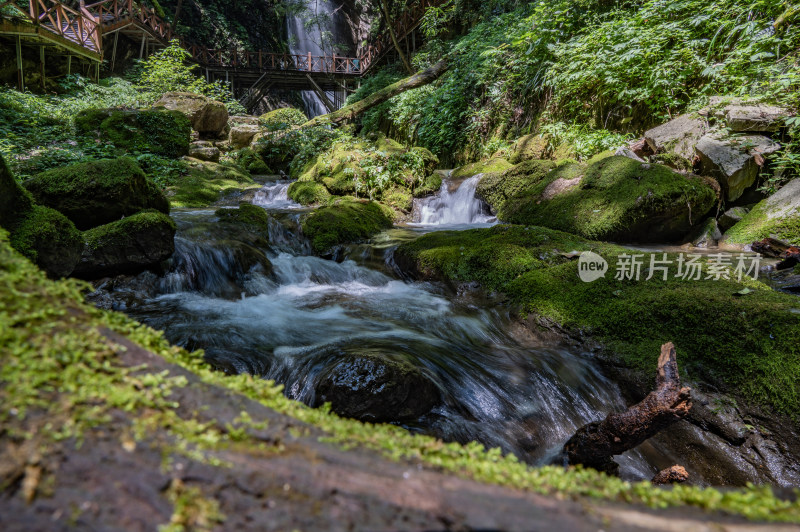 湖北 襄阳  保康县 五道峡 森林 瀑布