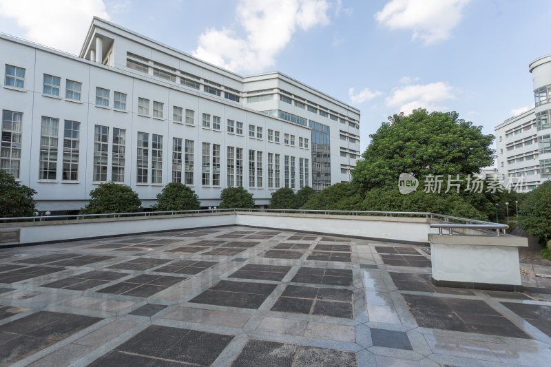 上海大学