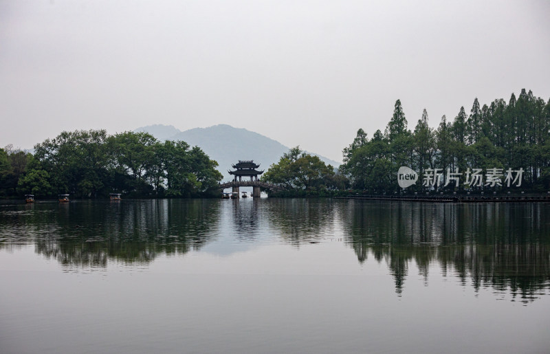 杭州西湖曲院风荷玉带桥自然山水景观