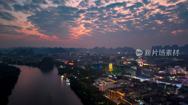 桂林城市晚霞夜幕降临航拍图