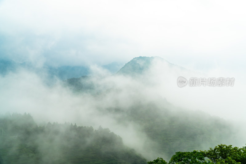 南岳衡山云雾缭绕