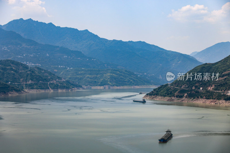 长江三峡江面，西陵峡，兵书宝剑峡绝美风光