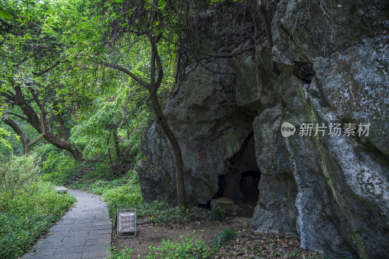 杭州凤凰山景区通明洞