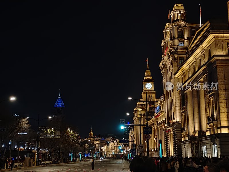 上海外滩夜景街道建筑