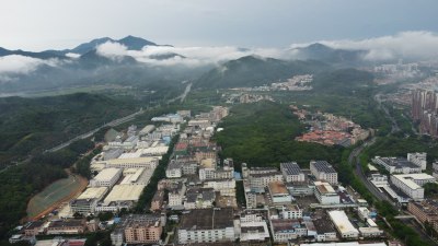 广东东莞：雨后清溪镇云雾缭绕宛如仙境