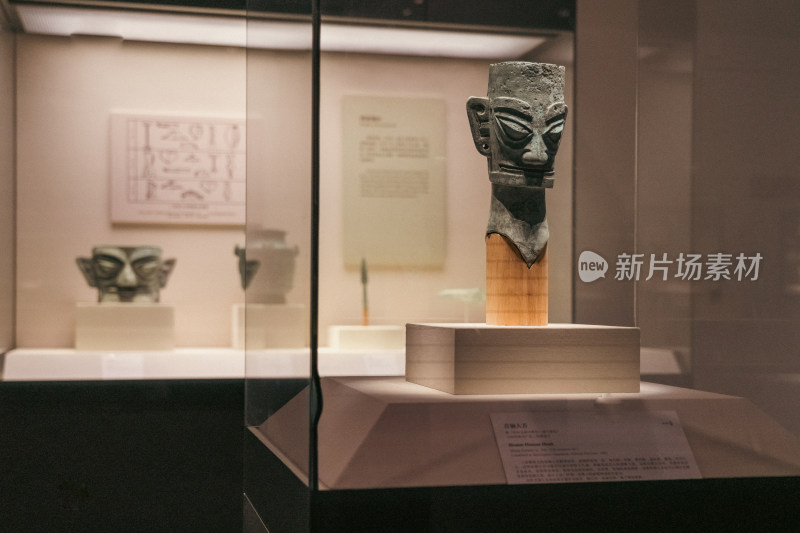 三星堆古代面具的博物馆展示