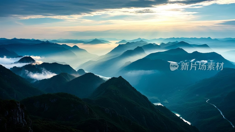 山峦云海日出全景