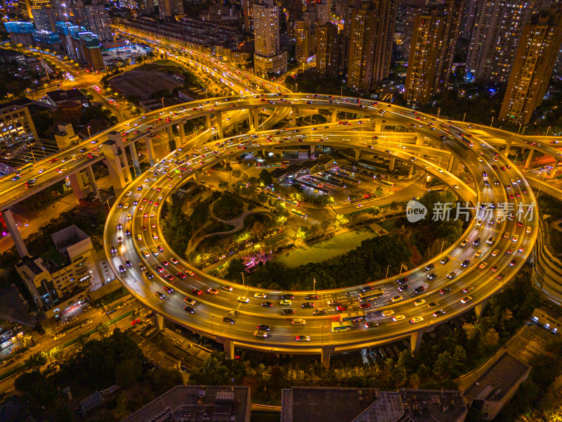 航拍俯瞰上海南浦大桥夜景