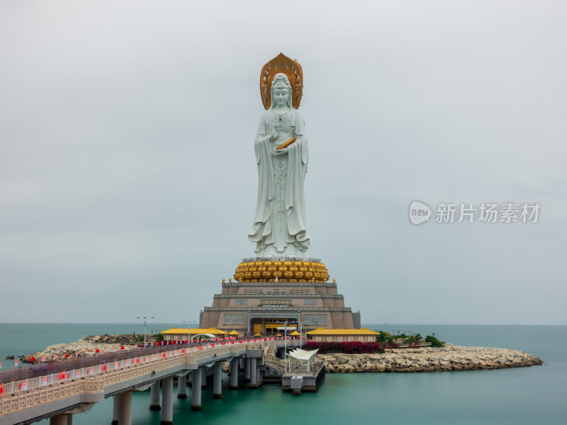 海南三亚南山寺海上南海观音