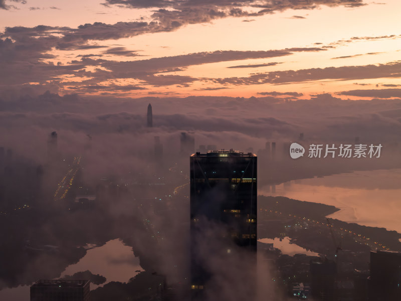 深圳福田CBD大湾区城市天际线上的薄雾