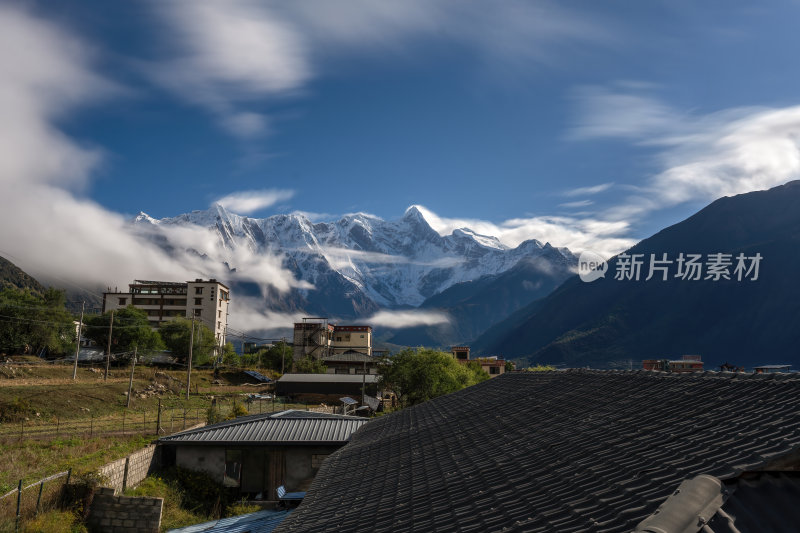 西藏林芝索松村南迦巴瓦峰雪山云海之巅