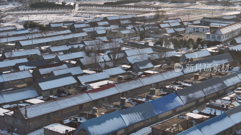 航拍威海市文登区瓦屋庄村冬季雪景