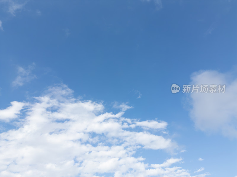 无人机高空航拍的天空