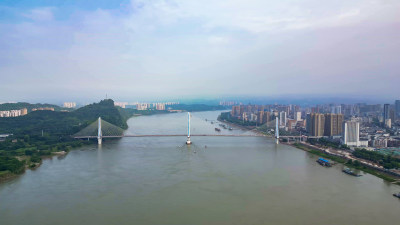 航拍湖北宜昌长江大桥交通