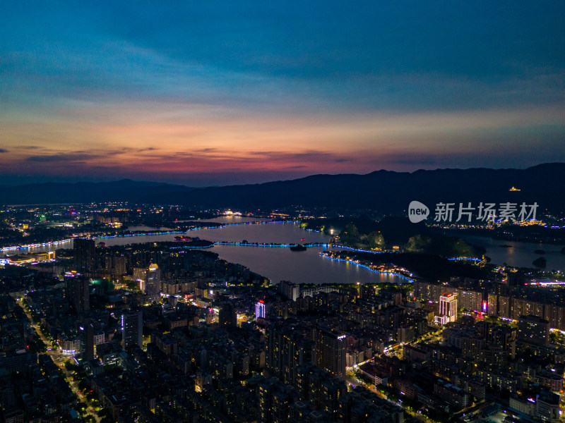 广东肇庆晚霞夜景航拍图