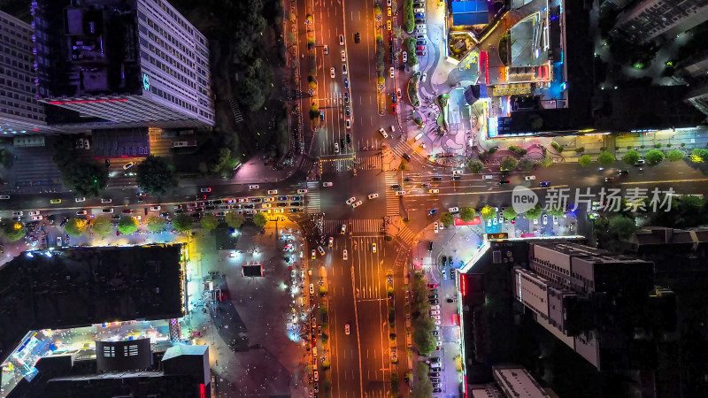 城市十字交叉路口夜景交通内江航拍图