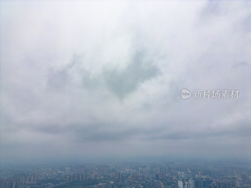 城市清澈雾霾天气航拍摄影图