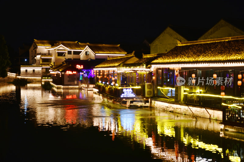 江苏苏州同里古镇水乡夜景