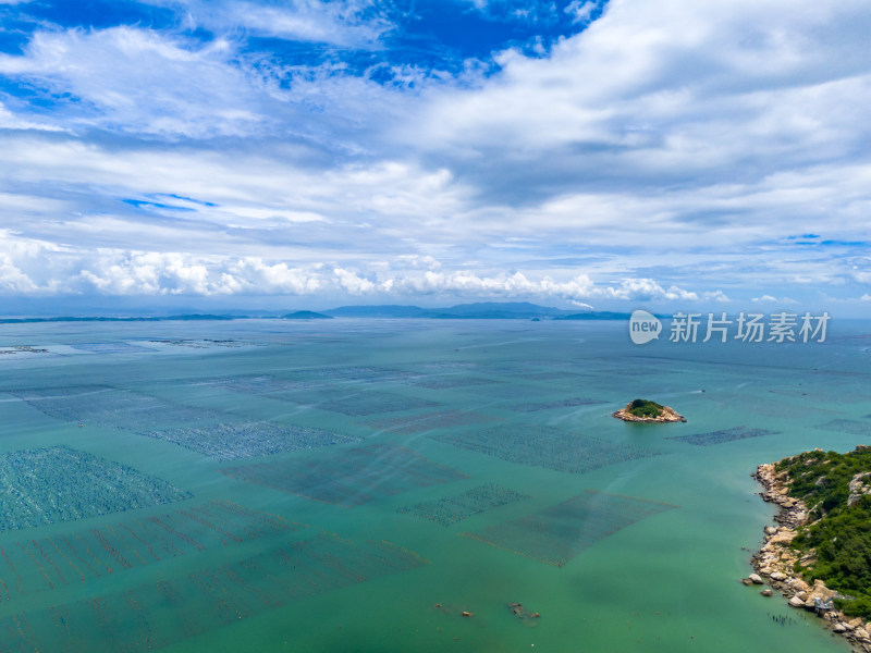 蓝色海洋大海岛屿自然风光航拍图