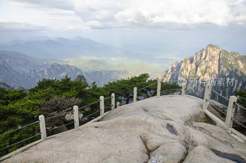 黄山松崖绝壁 险峻山峦 峰峦叠嶂