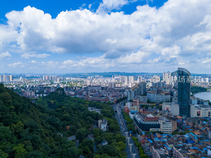 柳州城市蓝天白云航拍图