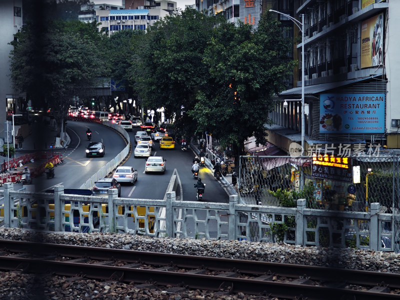 实拍城市交通道路汽车