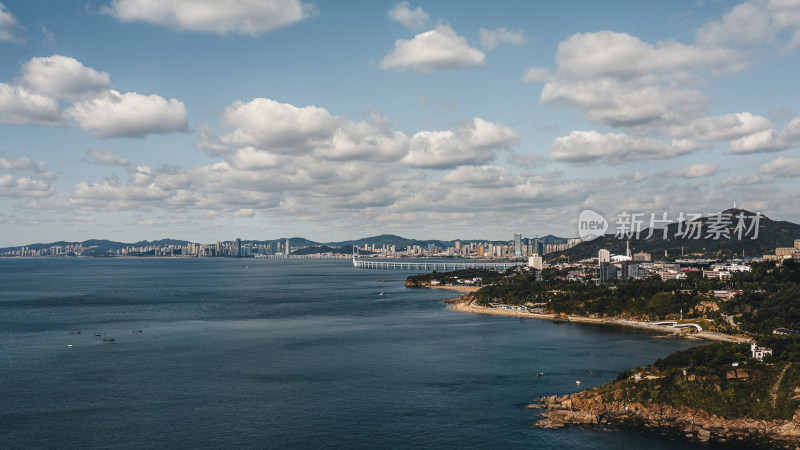 航拍大连燕窝岭风景区远眺星海湾大桥