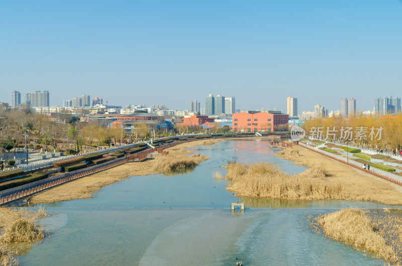 渭南沋河冰冻的河面