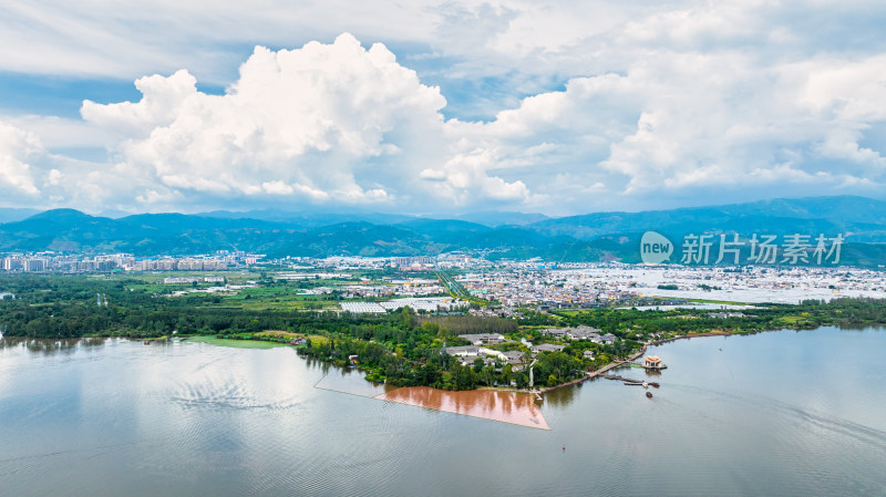 四川凉山彝族自治州西昌邛海的小渔村码头