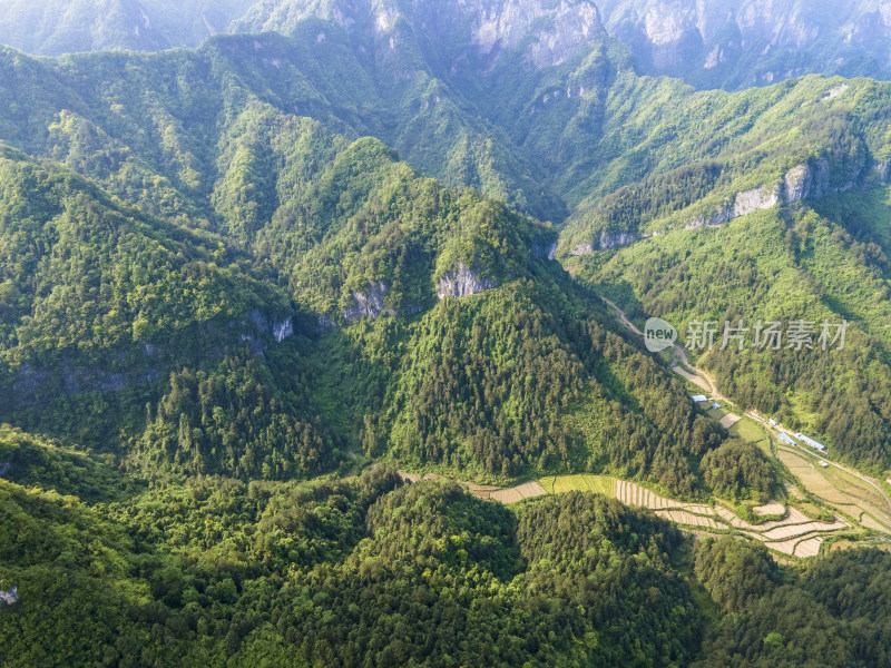 山川丘陵农田农业种植航拍摄影图