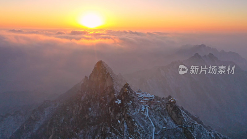 河南洛阳老君山雪景