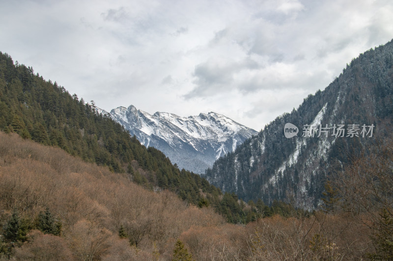 冬季雪山