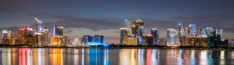 杭州钱塘江钱江新城天际线夜景全景