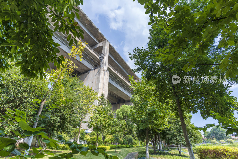 武汉天兴洲大桥桥南公园风景