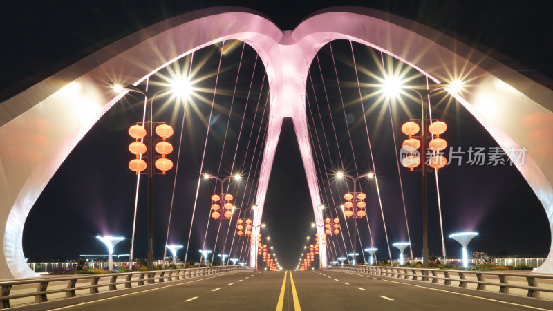 成都锦江府河上的锦尚大桥拱形建筑