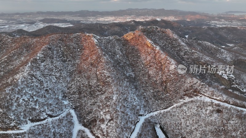 航拍威海市临港区南玉皇山冬季雪后山野