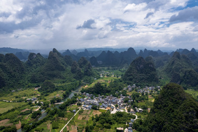 桂林阳朔漓江山水自然风光航拍